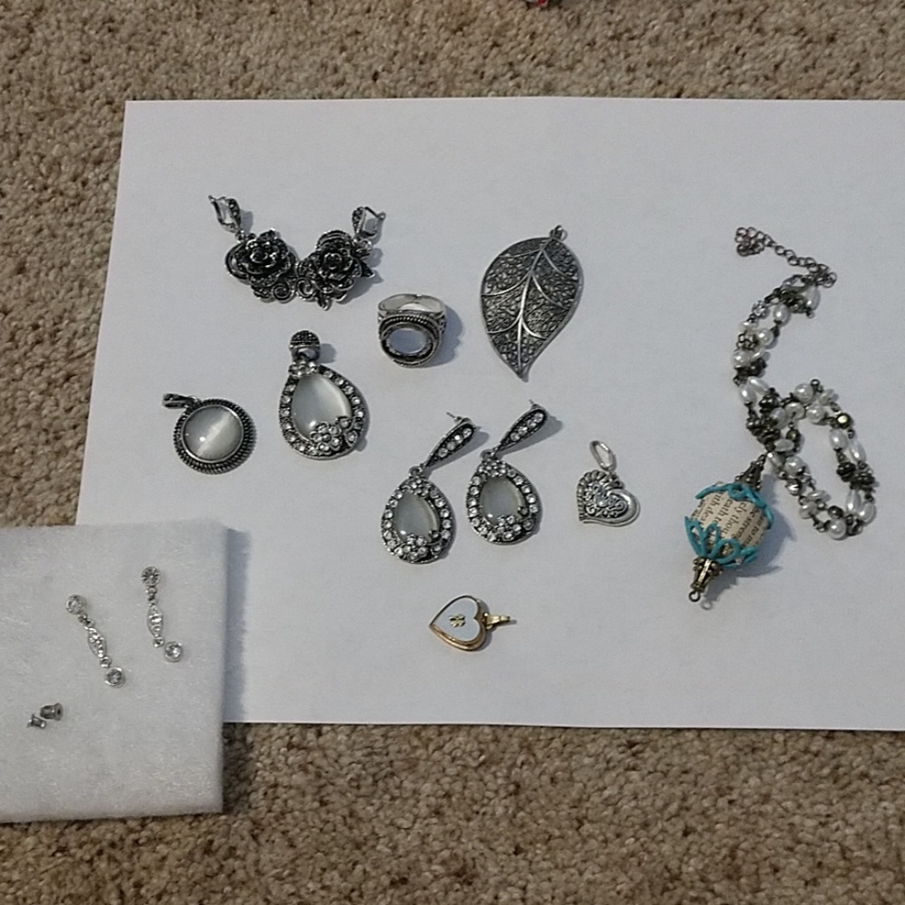 Mixed Bundle of Costume Jewelry